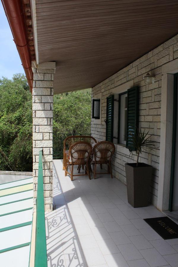 Paxos Rock Apartments Gaios Esterno foto