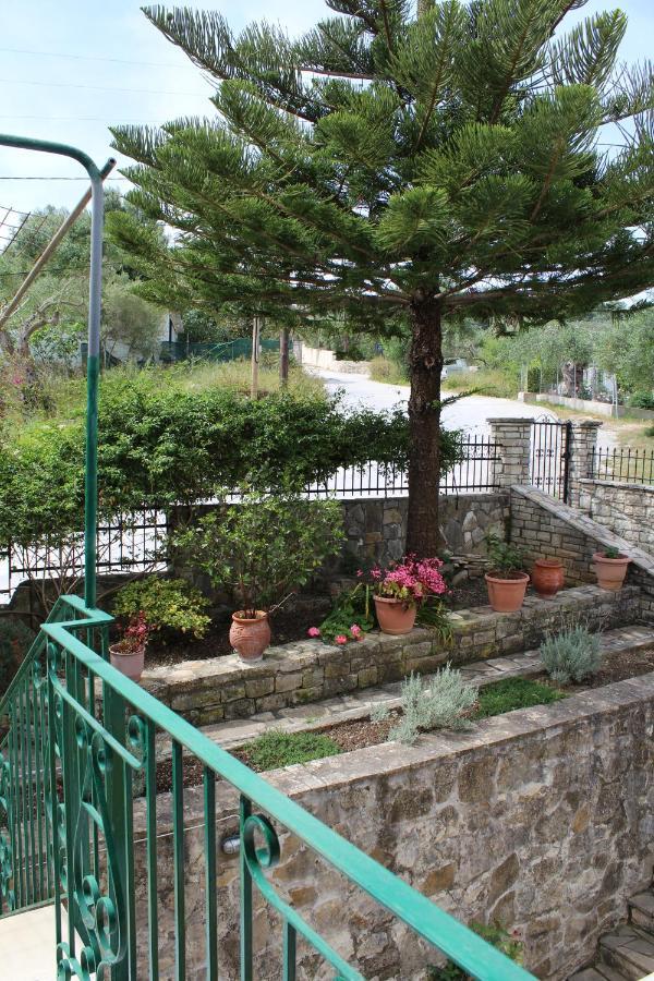 Paxos Rock Apartments Gaios Esterno foto